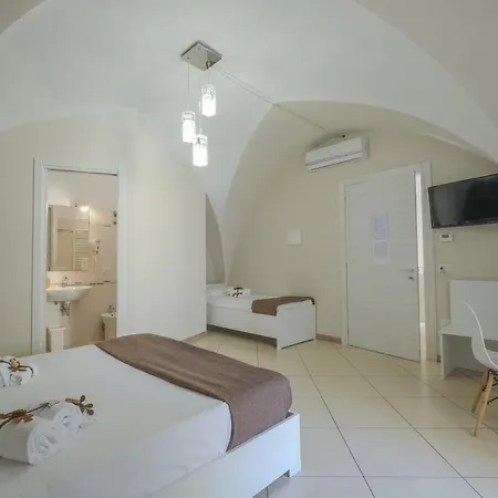 Le Del Dormiglione Bed & Breakfast 2*